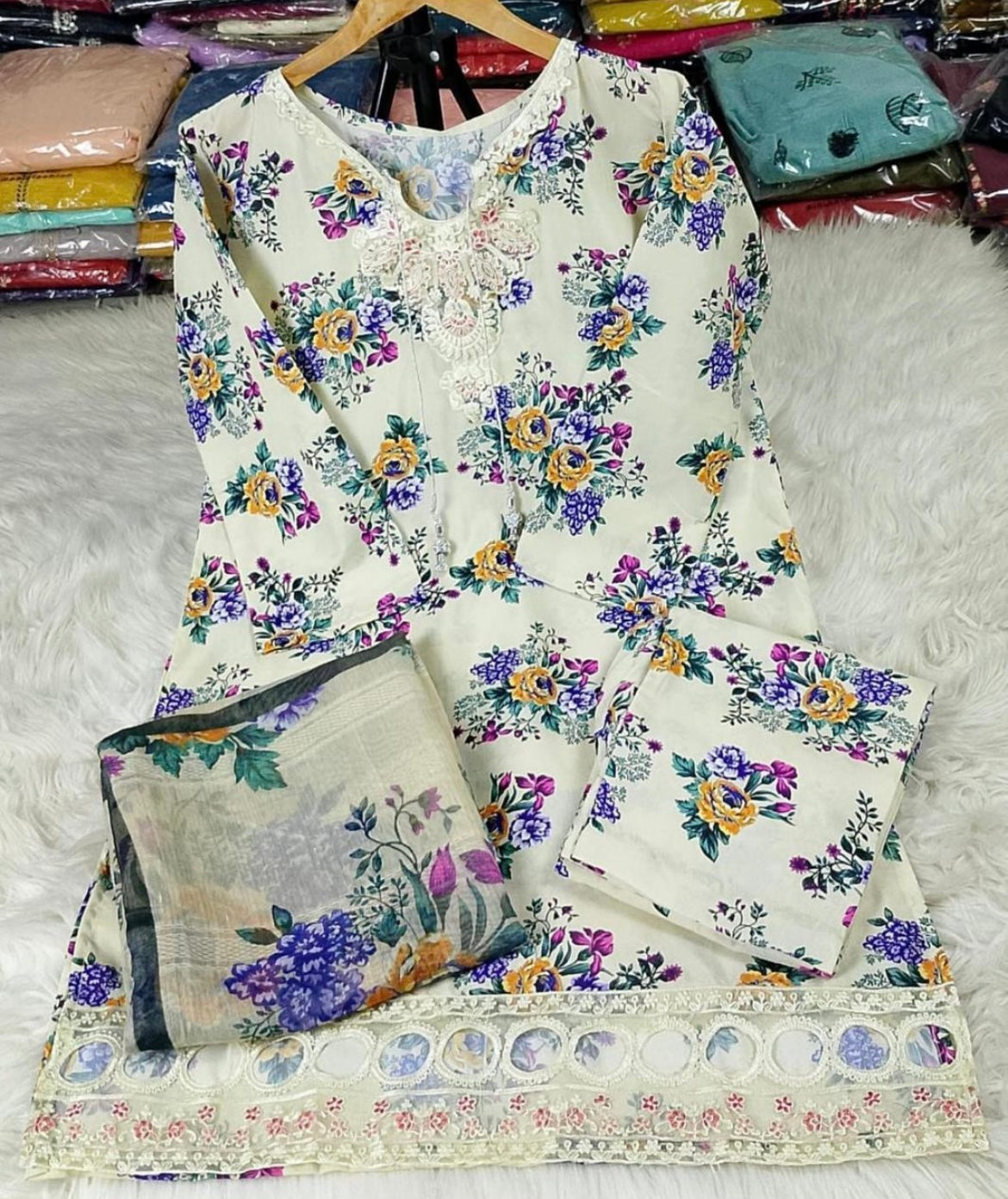 Lawn with Diamond dupptta (3 pc)